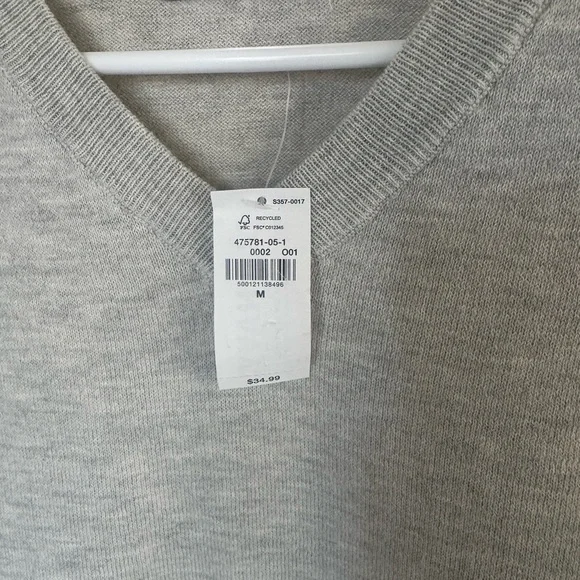 Men’s Old Navy Gray V-Neck Sweater Classic Knit NWT cotton - Picture 3 of 7